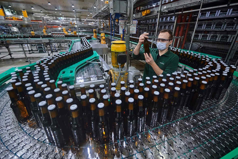 Bier-Knappheit? Brauereien fahren Produktion zurück und warnen vor Hamster-Käufen