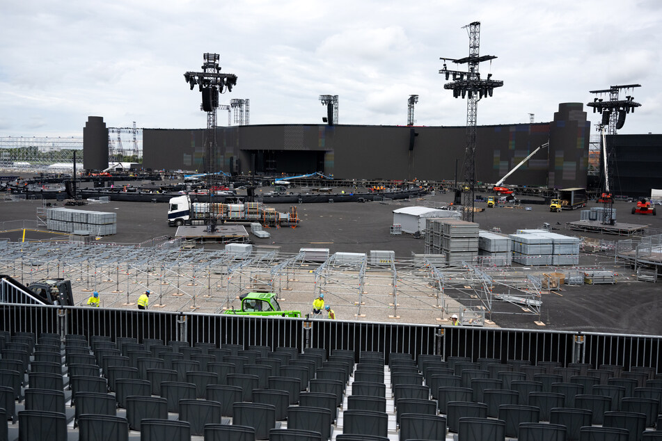 An der Messestadt wurde ein eigenes Pop-Up-Stadion für Adele errichtet.