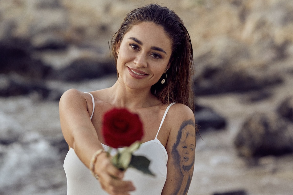 Bei RTL verschiebt sich "Die Bachelorette" mit Melissa Damilia (25) um 15 Minuten.