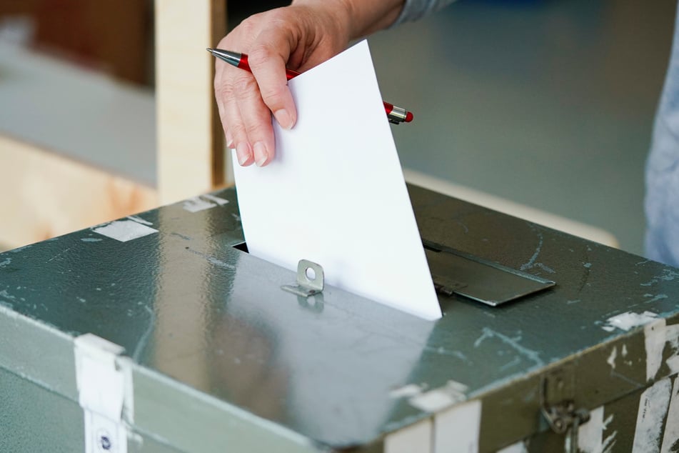 Schock-Ergebnis! AfD hat bei Wahl-Umfrage in Sachsen-Anhalt die Nase vorn