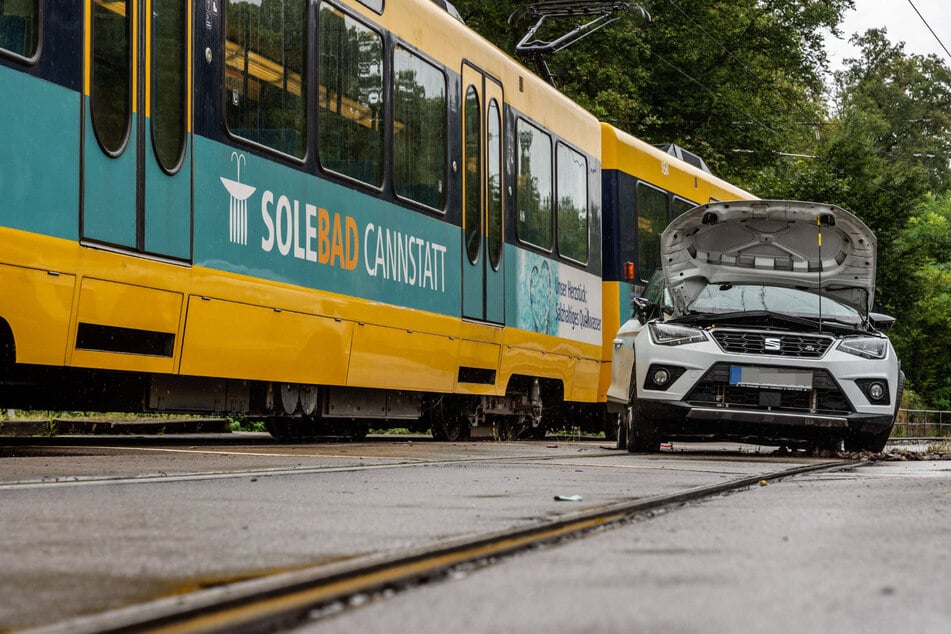 Der Straßenbahn-Verkehr wurde rund eine Stunde gesperrt,