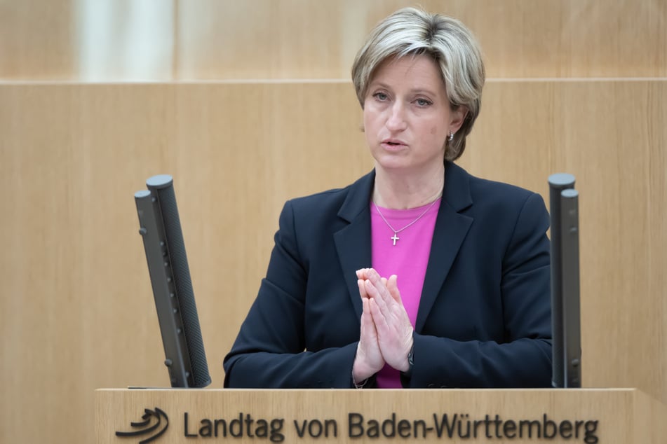 Nicole Hoffmeister-Kraut (49, CDU) ist für Leistungsschauen.