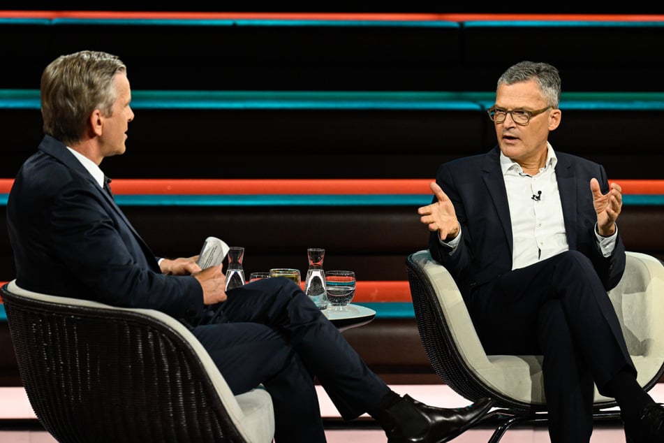Markus Lanz (57, l.) diskutierte am Mittwochabend mit Verteidigungsexperte Roderich Kiesewetter (62, CDU).