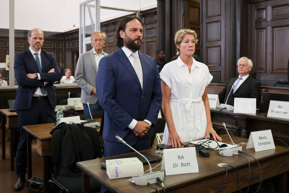 Die Prozessbeteiligten im Landgericht Hamburg beim 51. Verhandlungstag.