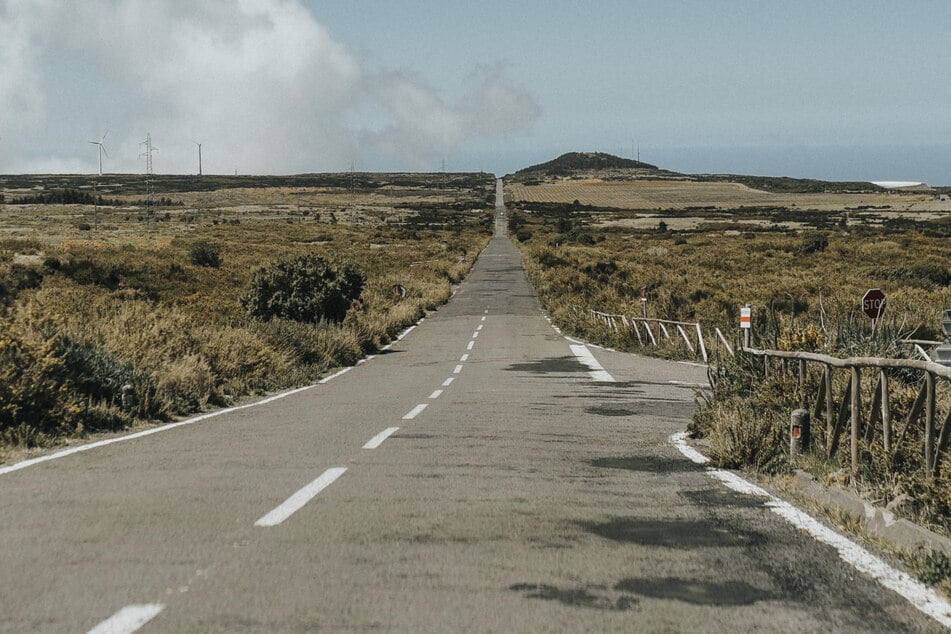 Ein Autofahrer entdeckte die weinenden Kinder an einer Landstraße in Portugal. (Symbolfoto)