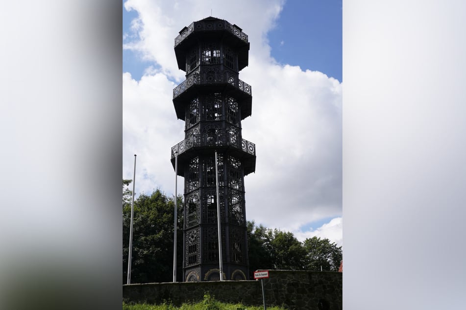 Im Jahre 1857 wurde der König-Friedrich-August-Turm auf dem Löbauer Berg gebaut.