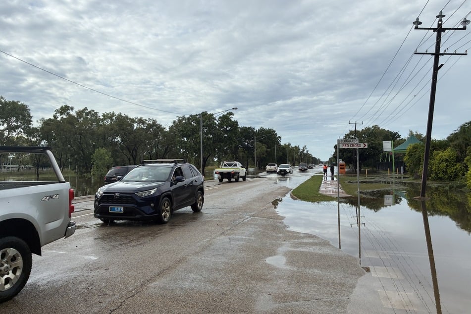 In der bei Urlaubern beliebten Region mussten bereits über 1000 Menschen evakuiert werden.