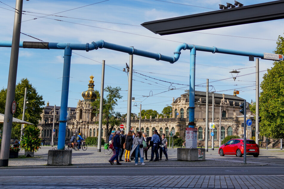Die Stadt nutzt das Rohrsystem, um die Baugrube am Ferdinandplatz trockenzulegen. Ihr entstehen dabei Kosten von rund 700.000 Euro.