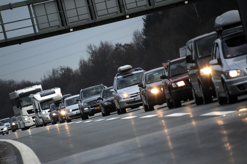 Stau-Alarm zu Weihnachten: ADAC rechnet mit vollen Autobahnen