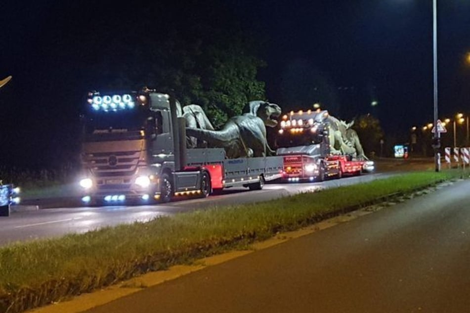 In der Nacht zum Montag bahnten sich mehrere Lkws mit "gefährlicher" Ladung ihren Weg durch Dresden.