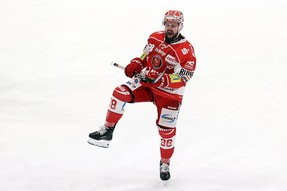 Sieg! Dylan Wruck war gegen Bad Nauheim an drei Toren direkt beteiligt.