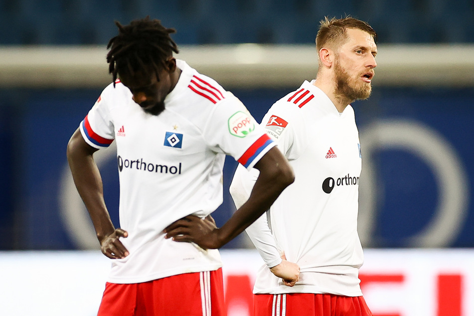 Die HSV-Spieler Bakery Jatta (l.) und Aaron Hunt waren nach der Niederlage gegen den SV Darmstadt 98 sichtlich enttäuscht.