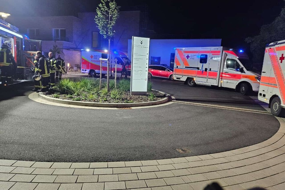 Die Feuerwehr war Mitten in der Nacht zum Krankenhaus geeilt, um den Brand zu löschen.