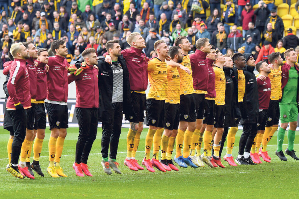 Die Mannschaft will es ab Pfingstsonntag allen zeigen, enger zusammenrücken und das Unmögliche möglich machen. Alle Unwegbarkeiten müssen ausgeblendet werden.