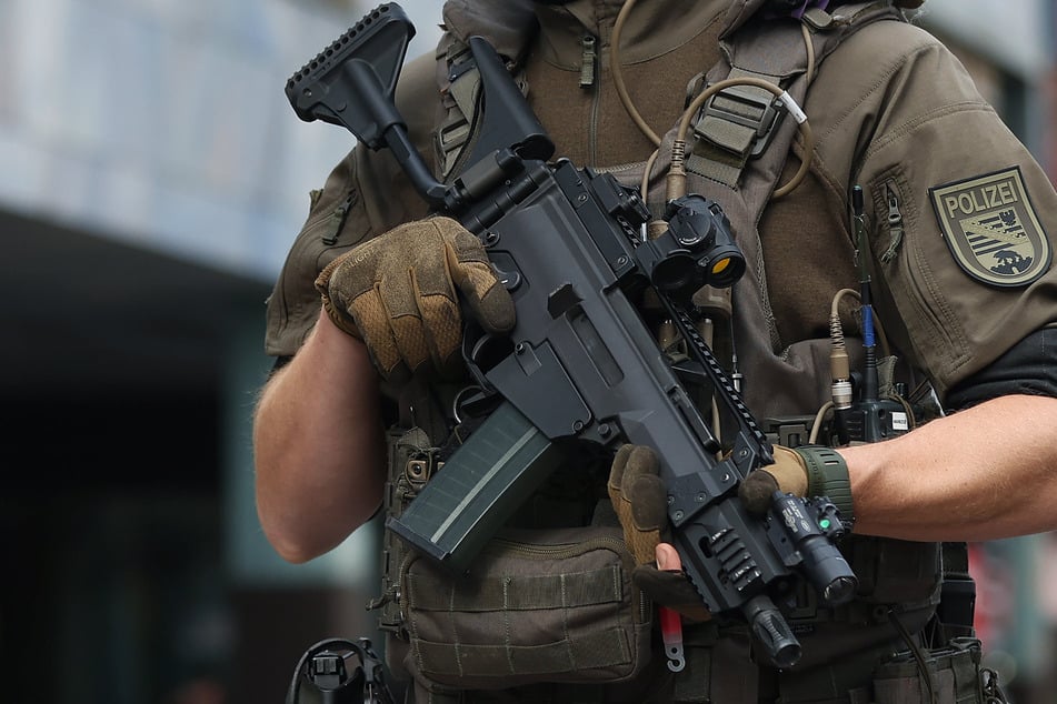 Unternehmer in Magdeburg erpresst: Spezialeinheiten ergreifen zwei Tatverdächtige