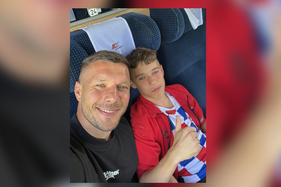 Lukas Podolski (37) gibt wenig über sein Privatleben preis. Seine Kinder hält er größtenteils aus der Öffentlichkeit.