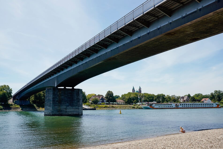 "Bald wieder ohne Umwege": Wichtige Rhein-Brücke nach Sanierung frei