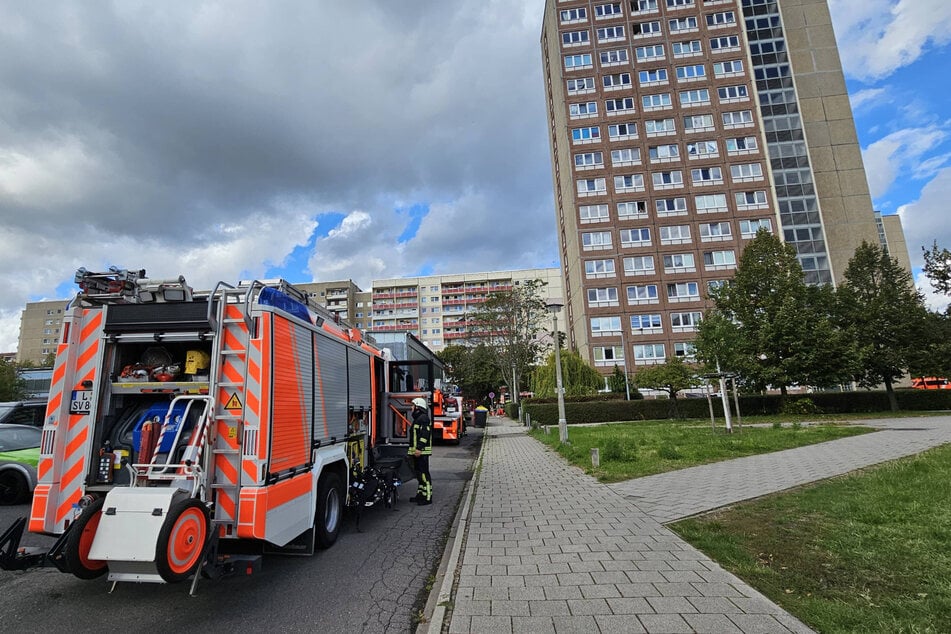 In der Wohnung eines Hochhauses in Leipzig-Grünau brach am Dienstag ein Feuer aus.