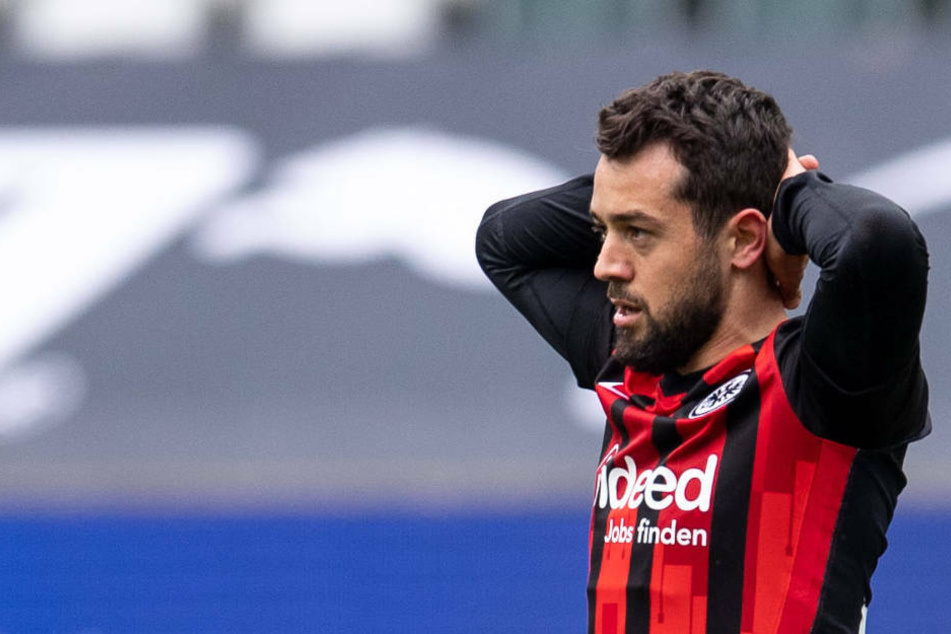 Amin Younes (28) soll es sich sowohl bei seinen Kollegen als auch bei der Klubführung verscherzt haben.