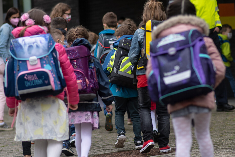 171.000 Kinder werden in NRW eingeschult, Corona-Fragen noch ungeklärt