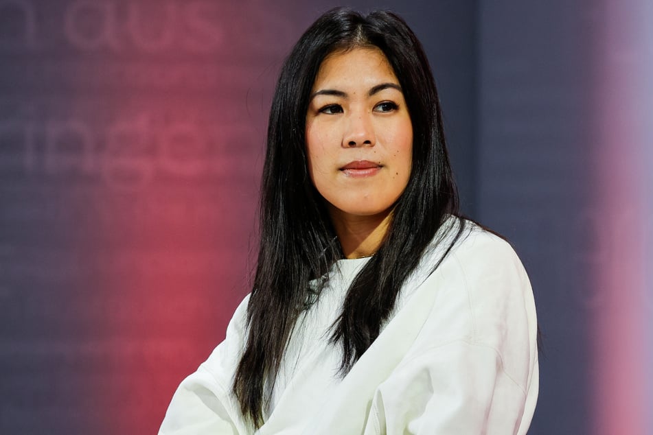 Für die erste Folge der neuen "MaiThink X"- Staffel mit dem Thema "Muskelaufbau" hatte sich Moderatorin Mai Thi Nguyen-Kim (38) eine passende Herausforderung gesucht: die Klimmzug-Challenge.