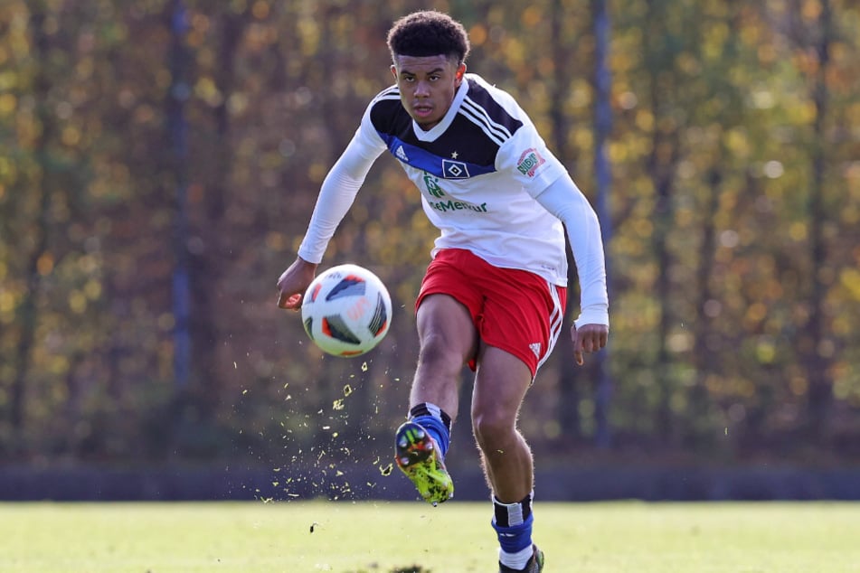 Leonardo Garcia Posadas (18) verlässt den Hamburger SV und wechselt zu Borussia Dortmund.