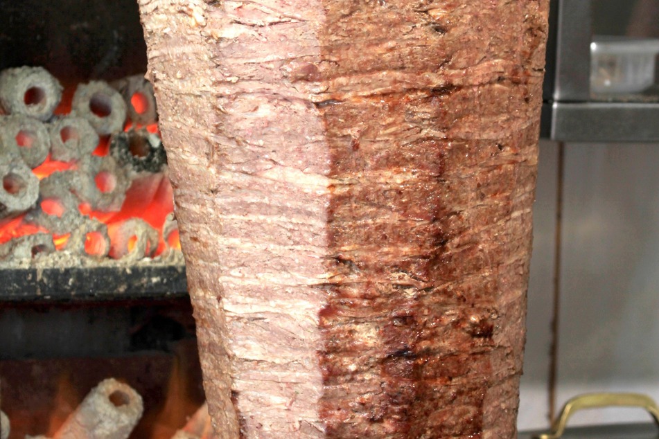 Der Mann transpierte einen großen Dönerspieß per Rad. (Symbolbild)