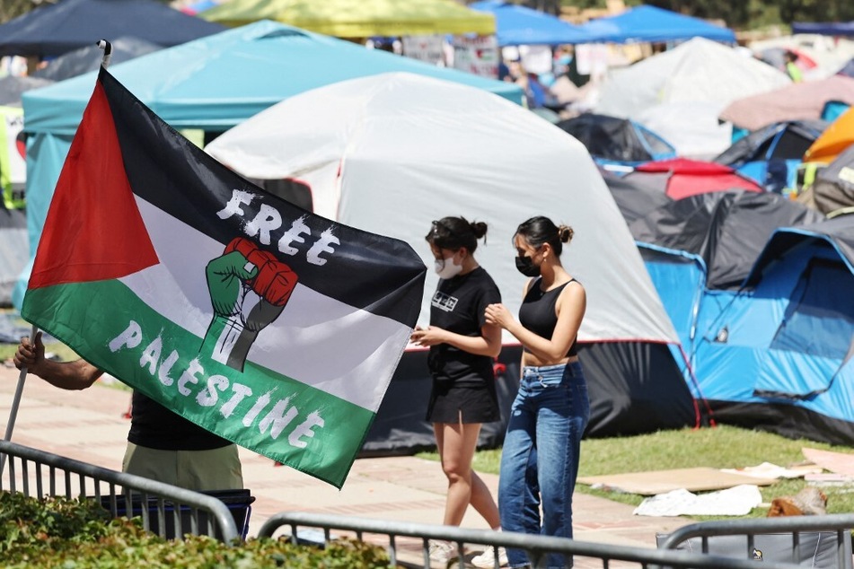 University of California President Michael V. Drake has issued an order banning encampments and restricting the use of face masks on campuses, in an apparent response to Gaza solidarity protests.