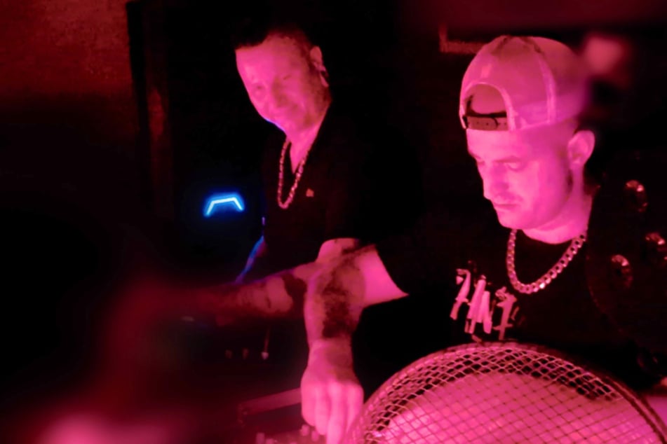 Das DJ-Duo "Anormal &amp; Hunnel".