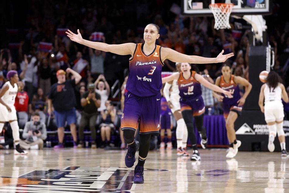 The Phoenix Mercury, led by Diana Taurasi, have already begun hyping up their game against the Indiana Fever.