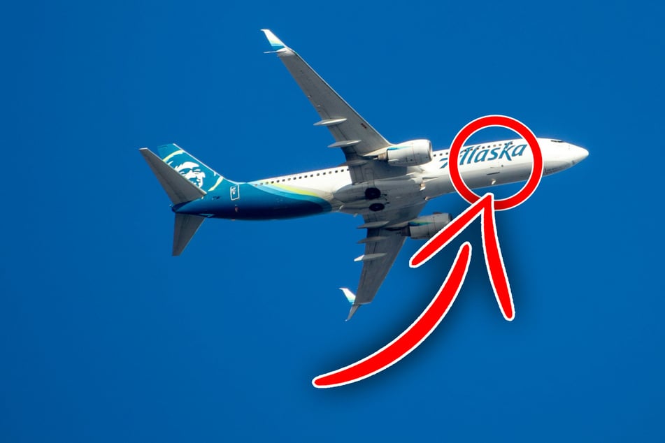 Die vordere Frachttür eines Alaska-Airlines-Fliegers habe sich möglicherweise im Flug geöffnet. (Symbolbild)