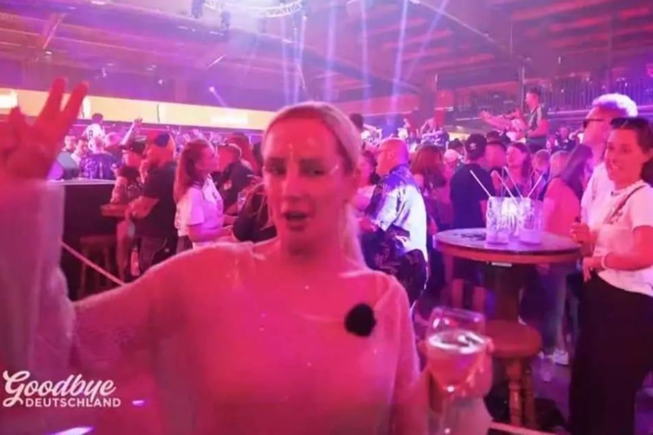 Peggy Jerofke (50) lässt es am Ballermann im Megapark richtig krachen.