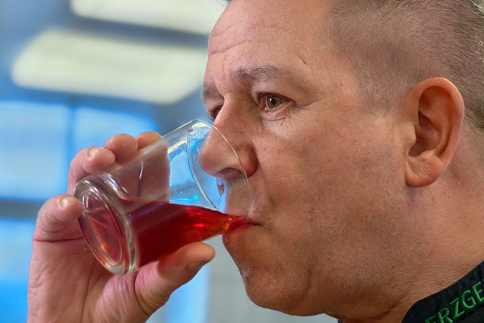 Am Morgen vor der Verkostung gibt es nur Tee zum Frühstück.