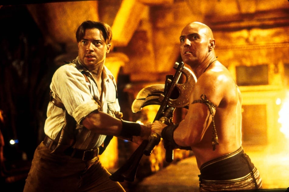 Brendan Fraser (l.) vor 27 (!) Jahren in "Die Mumie".