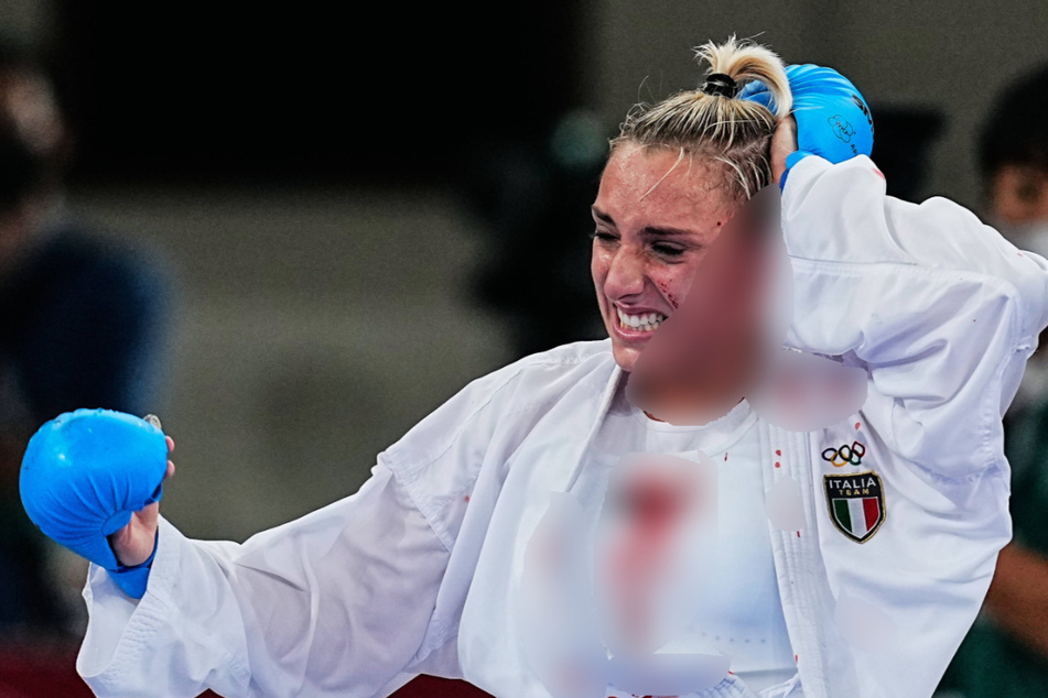 Schmerzhafter Karatekampf bei Olympia: Matte blutverschmiert