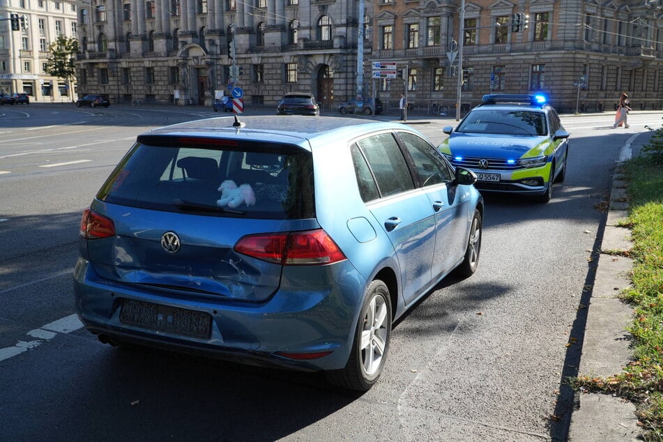 Auf dem Goerdelerring im Leipziger Zentrum ist es am Samstag zu einem Unfall zwischen einem VW Polo und einem Mercedes gekommen.