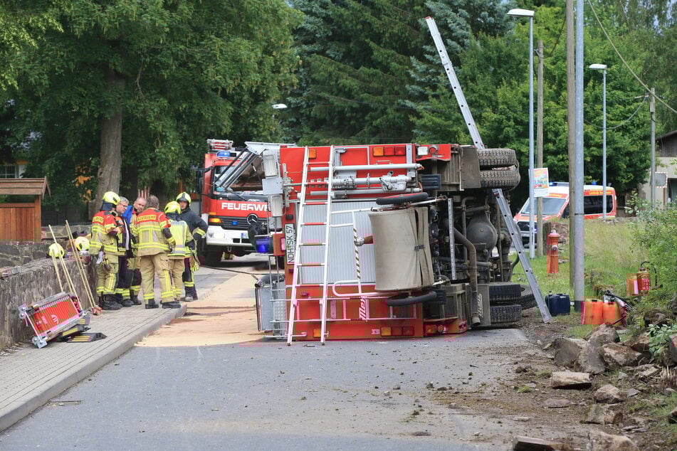 Im Feuerwehrauto befanden sich neun Insassen.