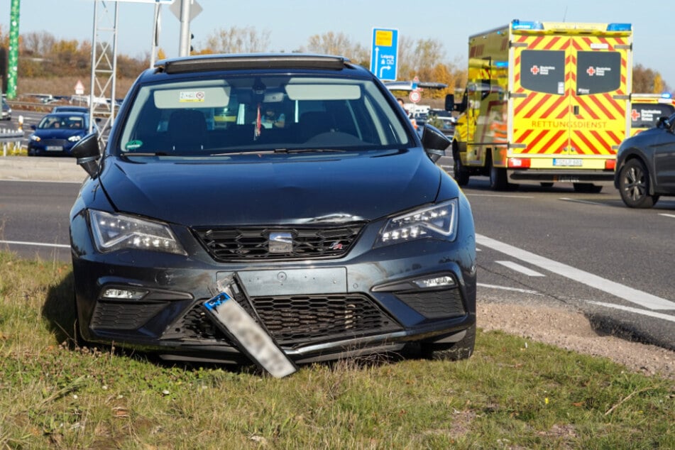 Beide Autos waren nicht mehr fahrtauglich und mussten abgeschleppt werden.