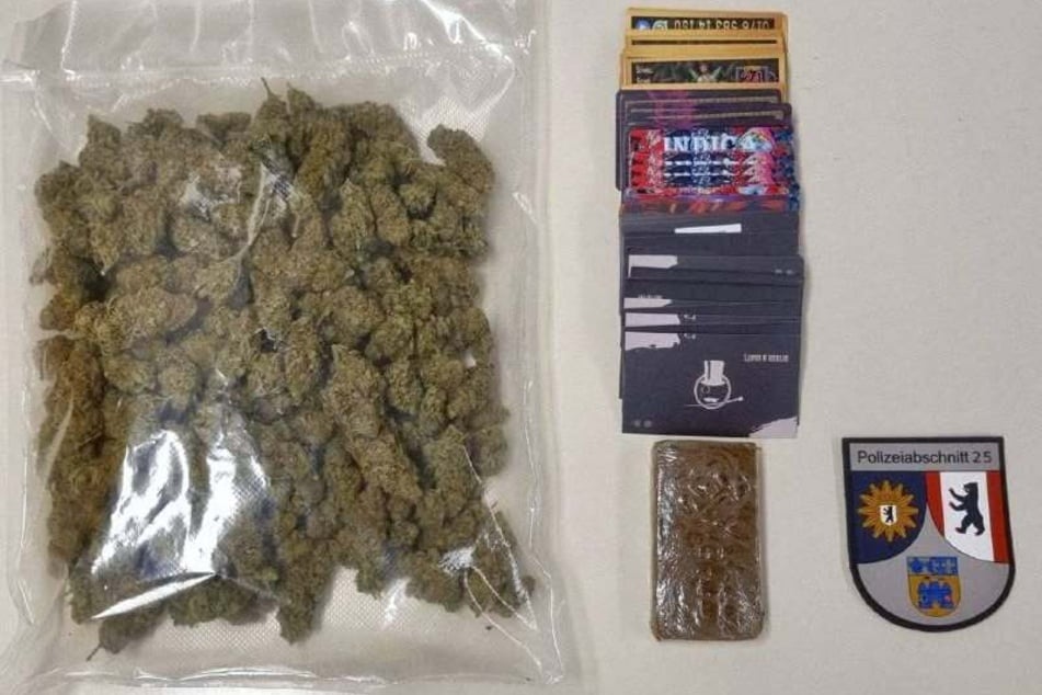 Bei dem Mann fanden die Beamten Marihuana und Haschisch – mehr, als er legal besitzen durfte.