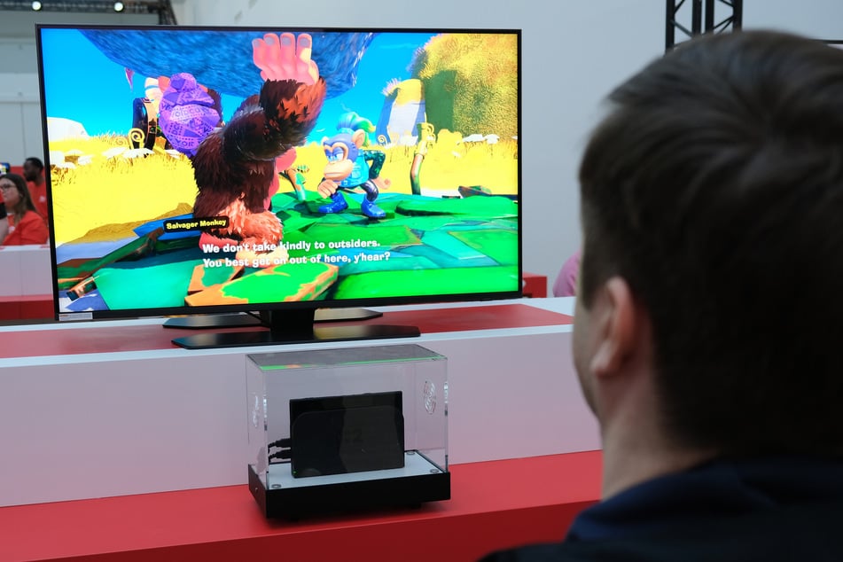 Wie schon beim Vorgänger, könnt Ihr sowohl auf dem Fernseher, als auch im Handheld-Modus spielen. "Donkey Kong Bananza" erscheint leider erst im Juli.