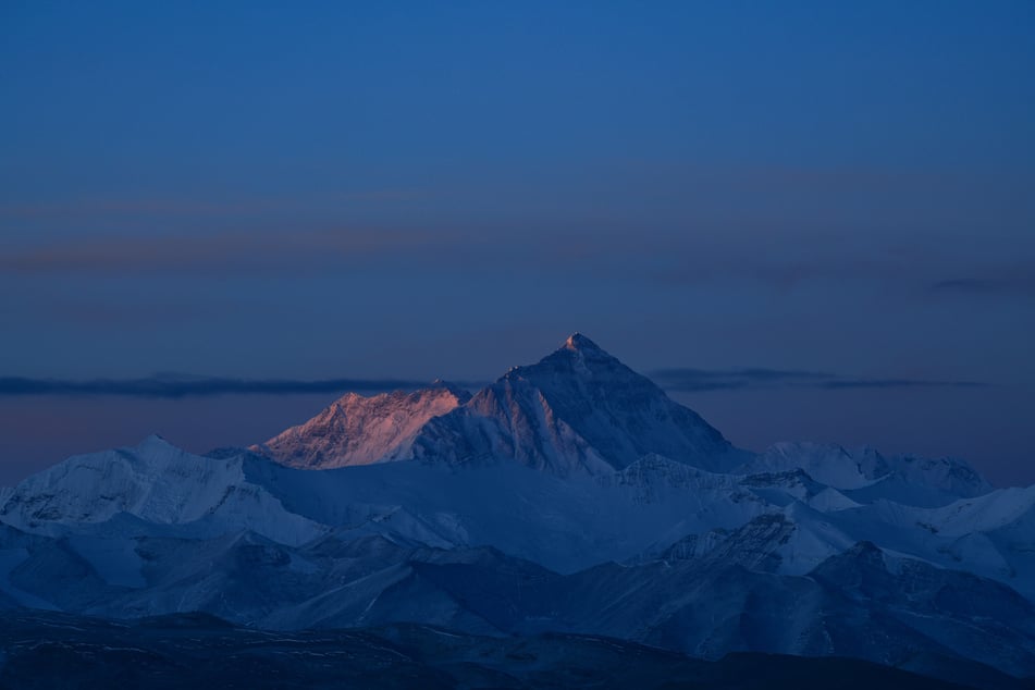 Der Hochste Berg Der Welt China Und Nepal Vermessen Den Mount Everest Neu 24