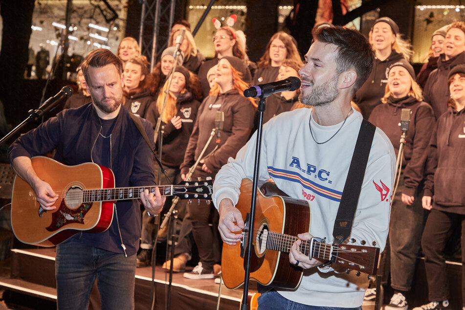 Frontmann Johannes Strate (44, r.) und Gitarrist Niels Kristian Hansen (44, nicht im Bild) kommen zu "MDR um 4".