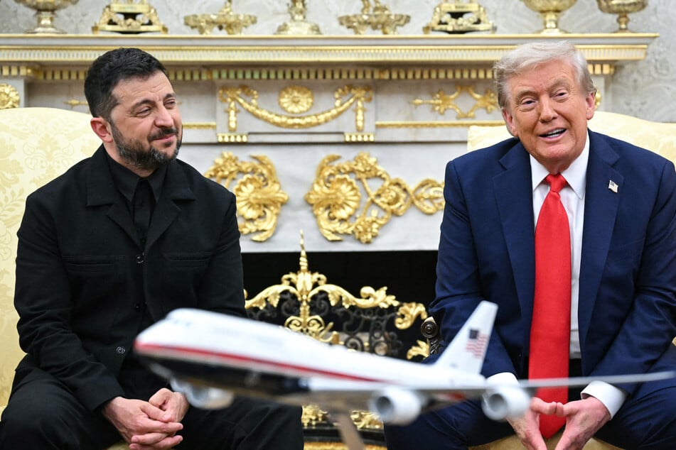 Donald Trump (r.) hosted Ukraine's Volodymyr Zelensky at the White House on Monday.