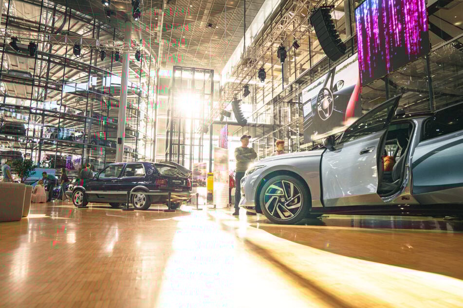 Gläserne Manufaktur lädt am Sonntag (26.4.) zum Happy Sunday mit Festival-Feeling