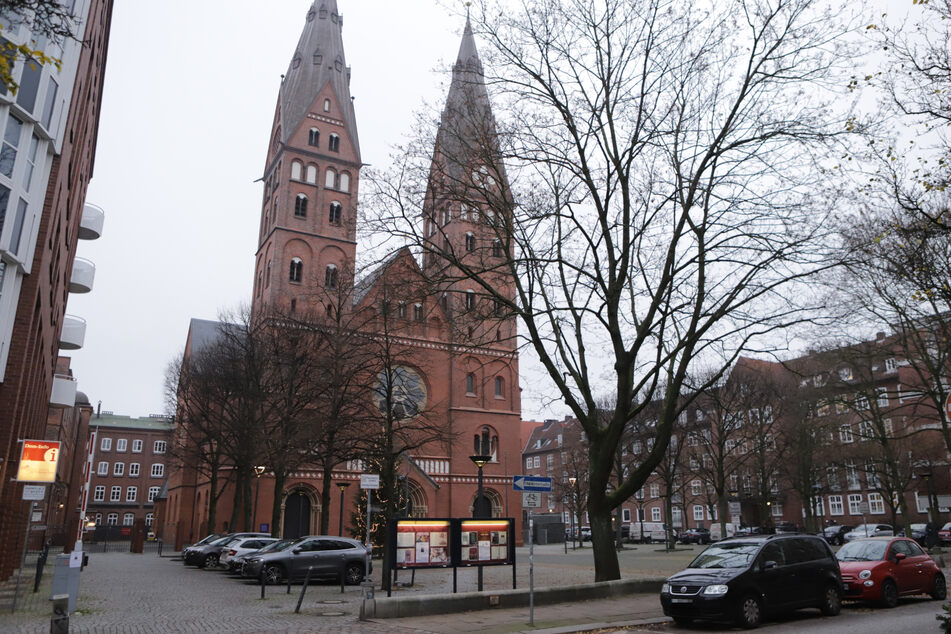 Der St. Marien-Dom ist der erste katholische Kirchenneubau in Hamburg nach der Reformation und wurde 1893 fertiggestellt.