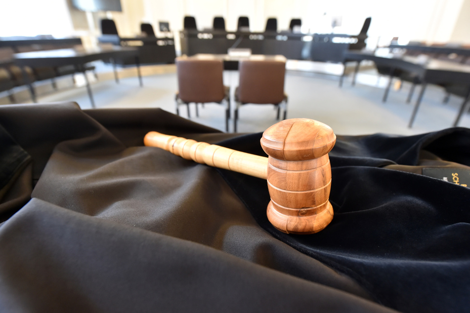 Die Anklage hat für die Frau dreieinhalb Jahre Haft gefordert.