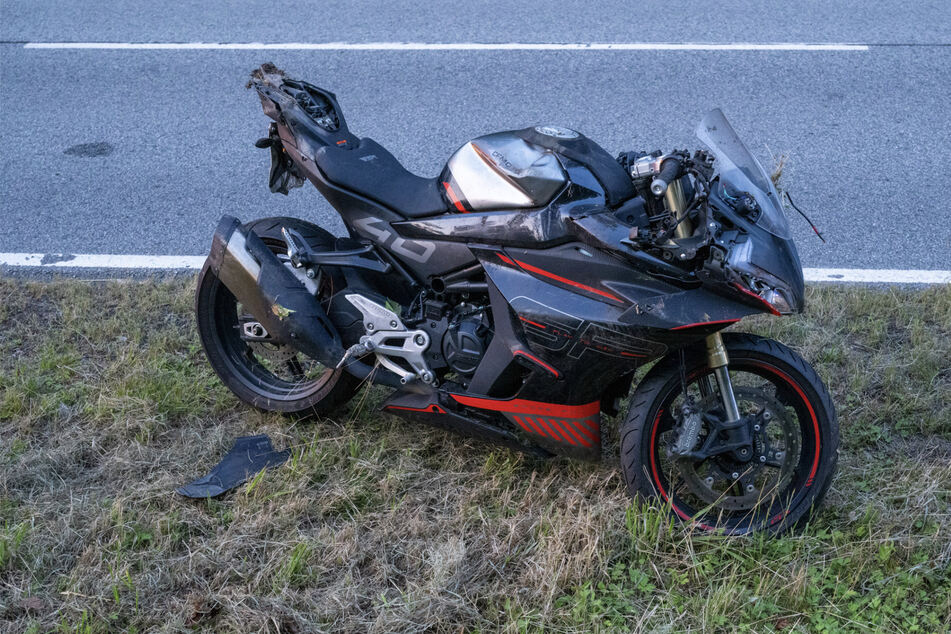 Der Motorradfahrer wurde schwer verletzt.