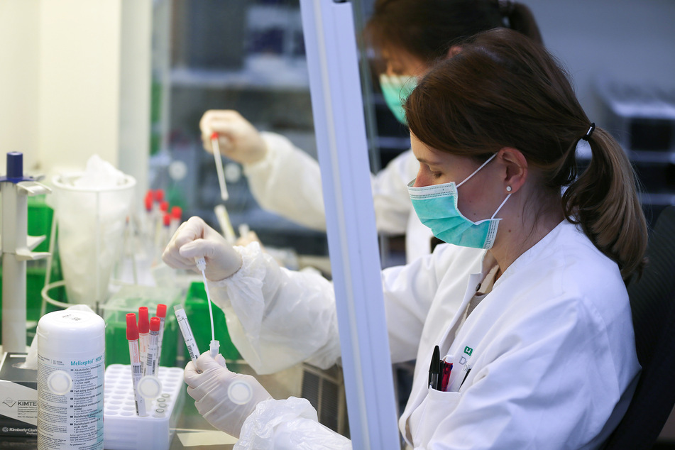 Corona-Tests: So läuft die Arbeit in den Laboren ab