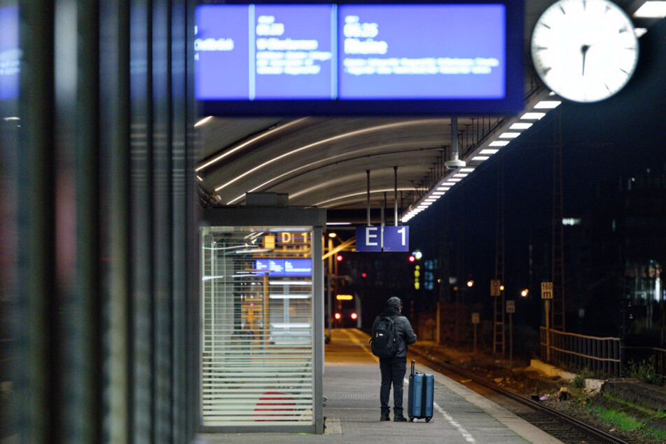 Gewalt nimmt zu: Dreimal so viele Messer-Taten in NRW-Bahnhöfen und Zügen