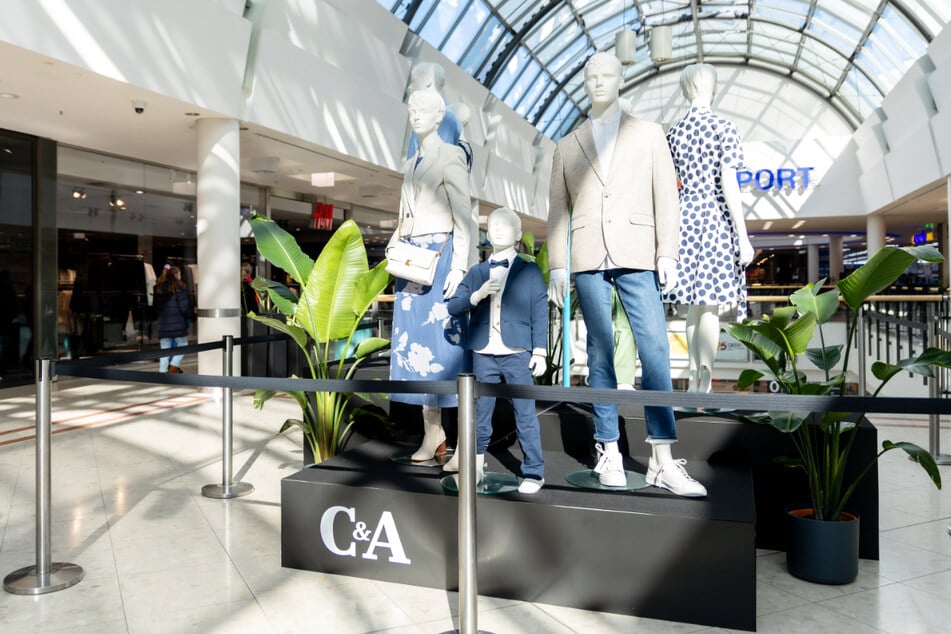 Noch kein Outfit für die Jugendweihe? Dann kommt an den Samstagen (8.+15.3.) zur Modenschau in den Gera Arcaden.